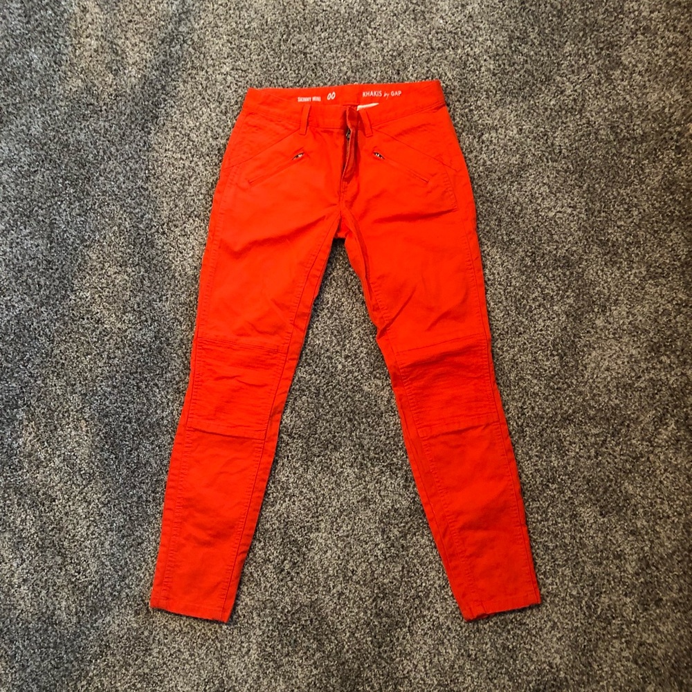Cute detailed orange pants.